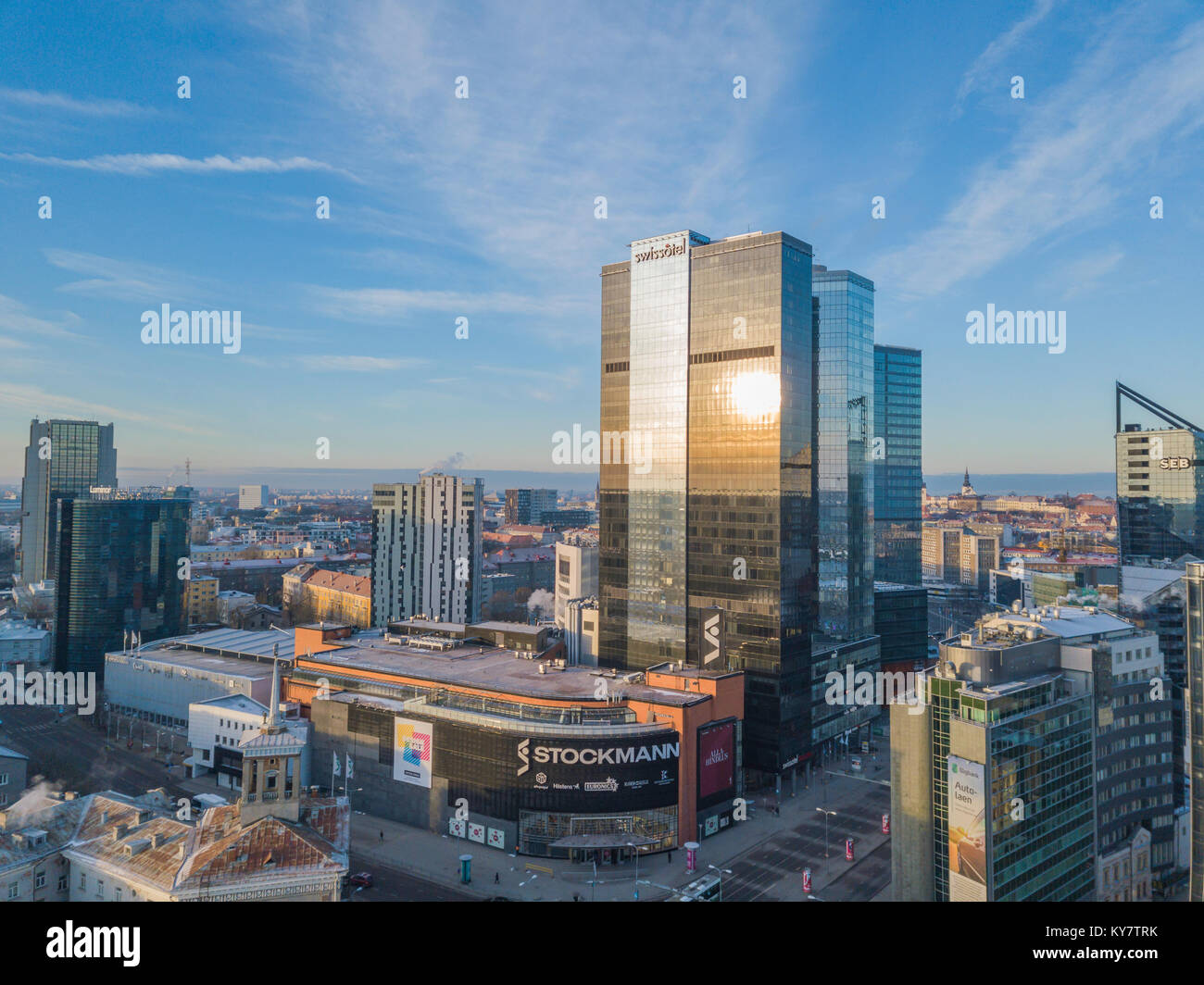 TALLINN, ESTONIE - 01, 2018 paysage urbain de l'antenne du commerce moderne financial district avec bâtiments gratte-ciel Banque D'Images