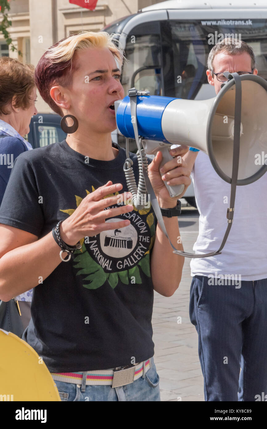 Vicky de la Tate Gallery Equalitate campagne. Il y a du personnel privatisées obtenez £3 l'heure de moins pour le même travail, ont des contrats avec l'heure zéro de beaucoup inférieure ou de pensions et de maternité, et qu'indemnités de maladie. Banque D'Images