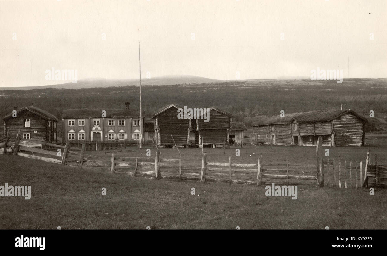 Narjordet Søndre est une ferme située à Hedmark, en Norvège, qui présente une architecture rurale traditionnelle norvégienne et un paysage culturel. Banque D'Images