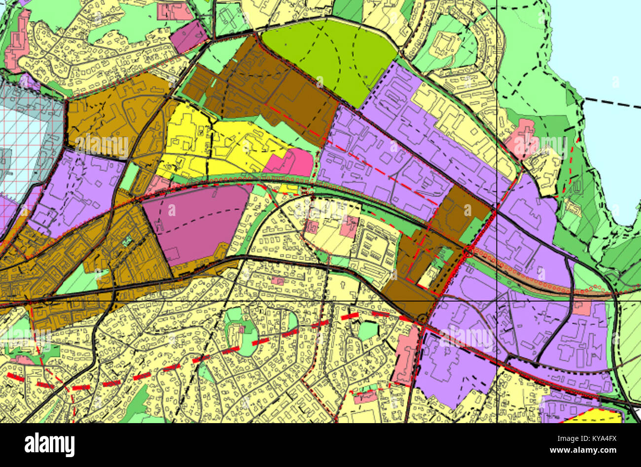 Le plan municipal de Trondheim pour 2012-2024 détaille le zonage urbain, l'utilisation des terres, les projets d'infrastructure et la planification environnementale pour guider le développement urbain en Norvège. Banque D'Images