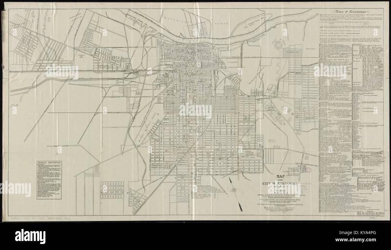 Carte historique représentant la ville de Savannah, Géorgie, et ses environs. Il fournit des informations cartographiques détaillées sur les rues, les voies navigables et les localités avoisinantes, illustrant la configuration urbaine et géographique de la région. Banque D'Images