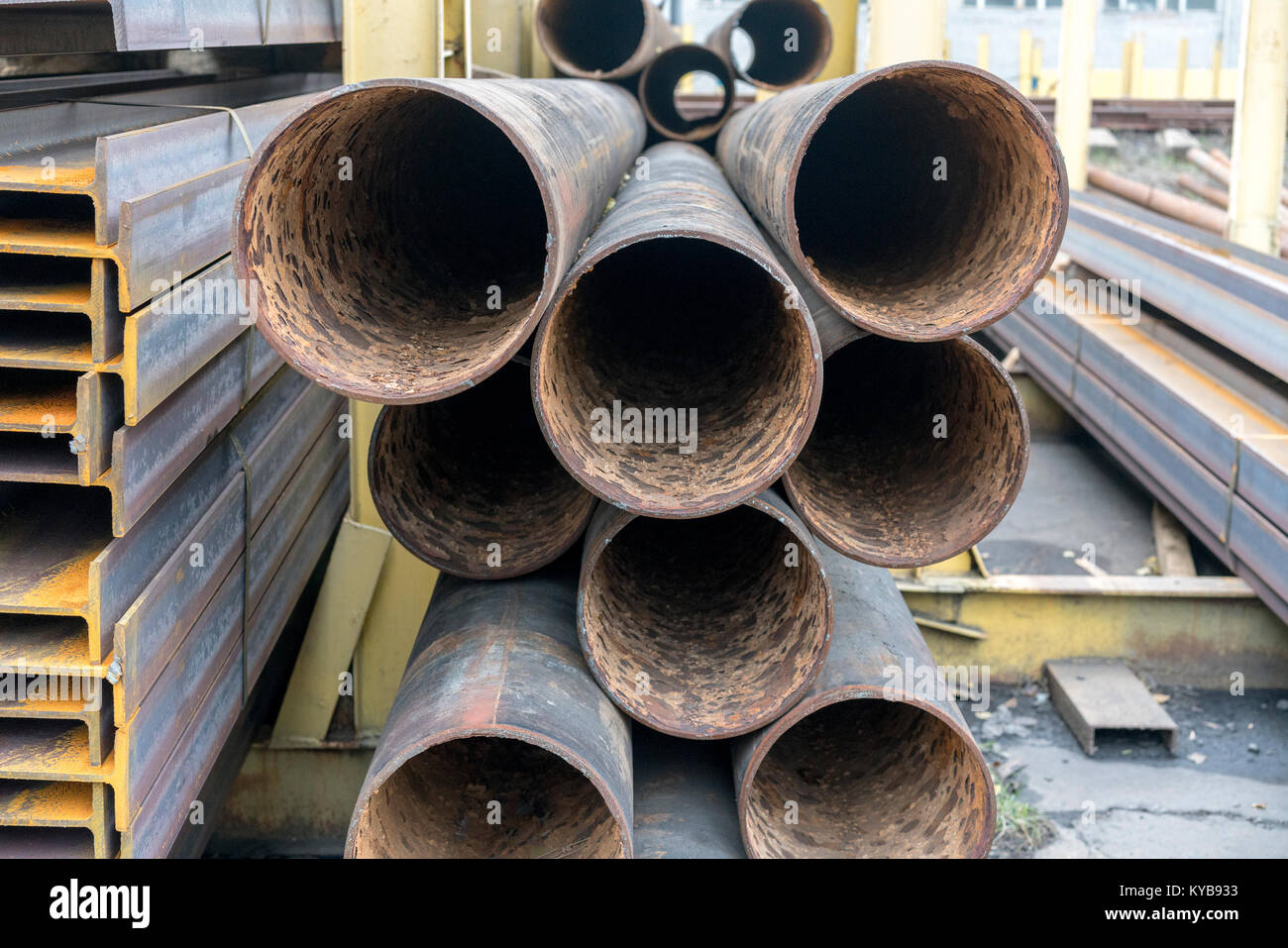 Gros tuyaux en métal Photo Stock - Alamy