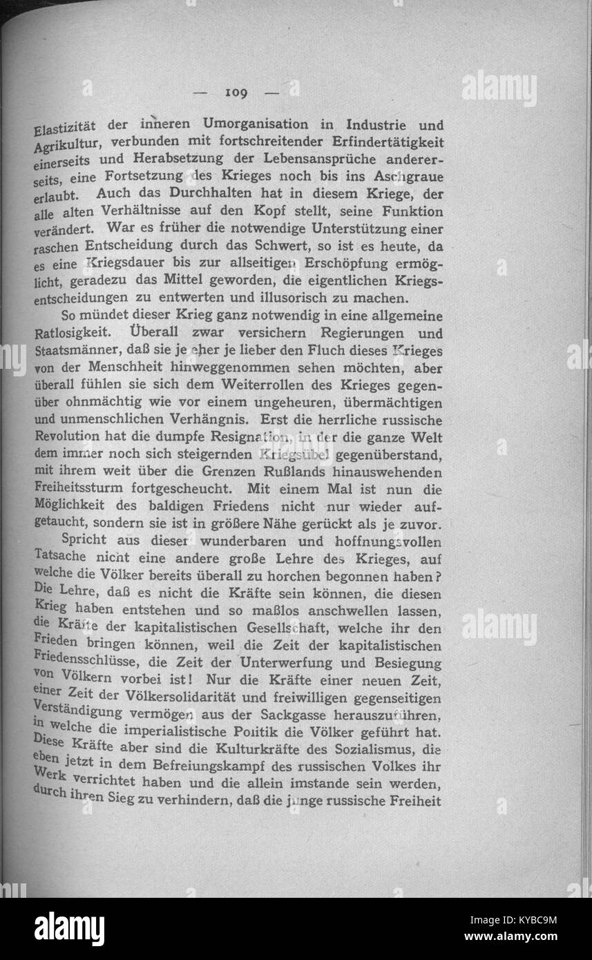 Max Adler analyse la relation entre lutte des classes et conflit national, discutant des facteurs sociaux et économiques qui façonnent les tensions européennes du début du XXe siècle. Banque D'Images
