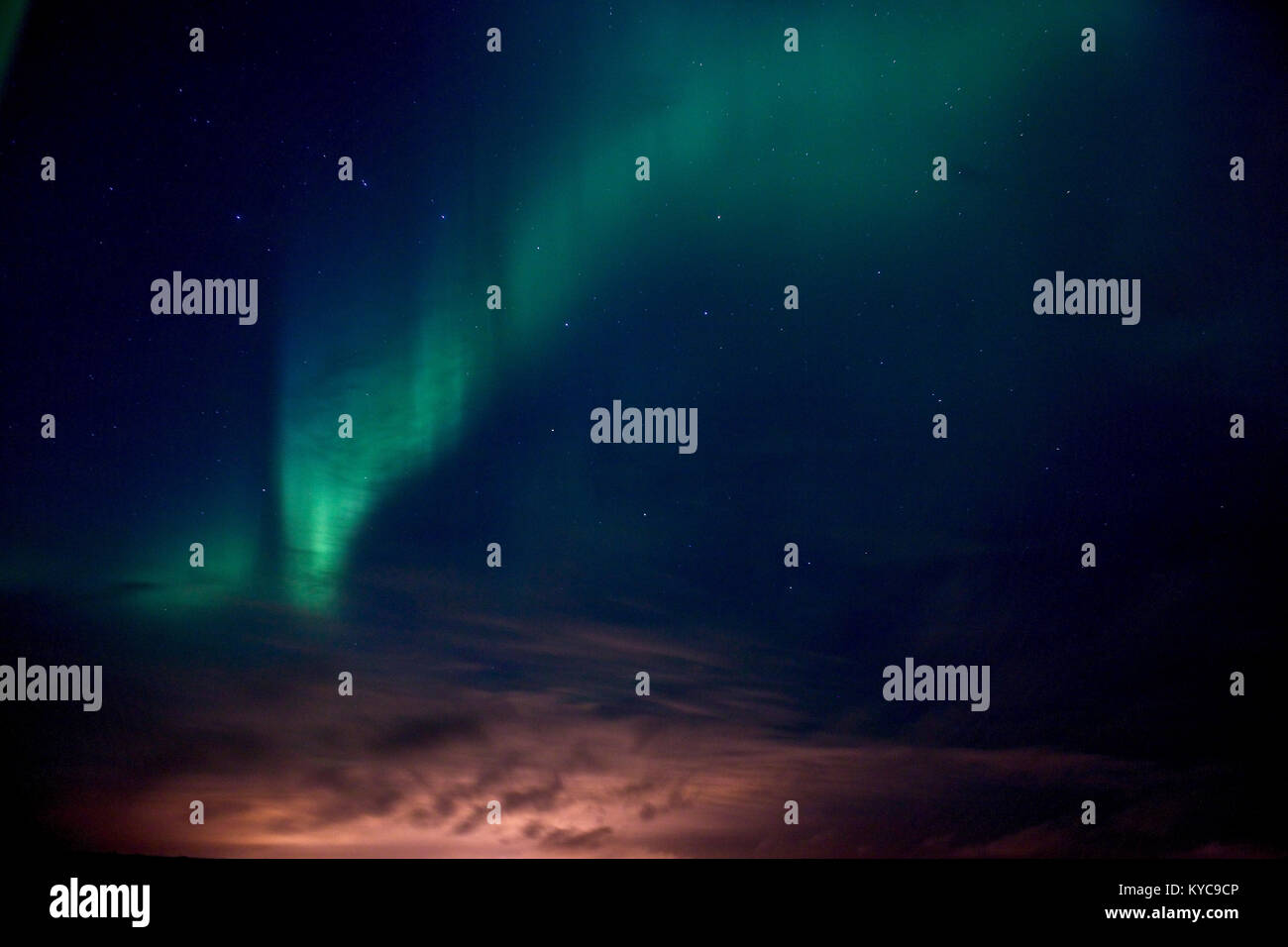 La Grande Ourse, constellation et une aurore boréale ensemble au cours de l'Islande. Banque D'Images