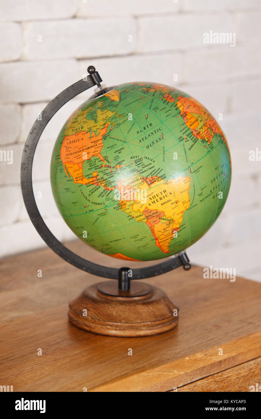 Look Vintage desktop globe montrant les Amériques Banque D'Images