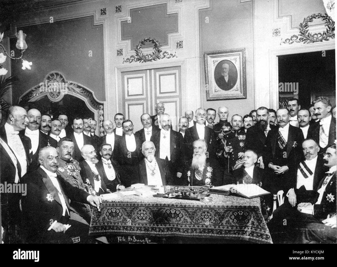 les-participants-a-la-negociation-du-traite-de-paix-de-bucarest-1913-kycxjm