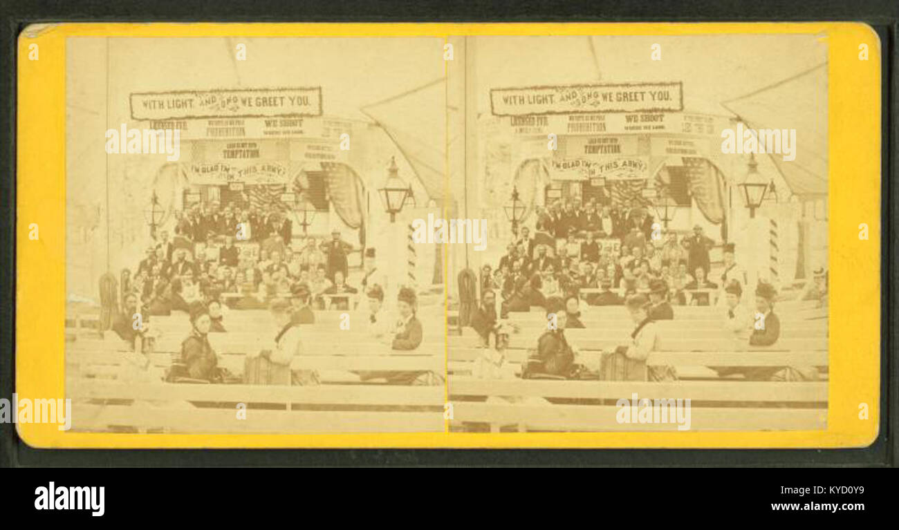 Une illustration du XIXe siècle par S. F. Adams montrant une réunion de tempérance, représentant des hommes et des femmes réunis pour plaider pour la modération et l'abstinence de l'alcool dans le cadre du mouvement de réforme sociale. Banque D'Images