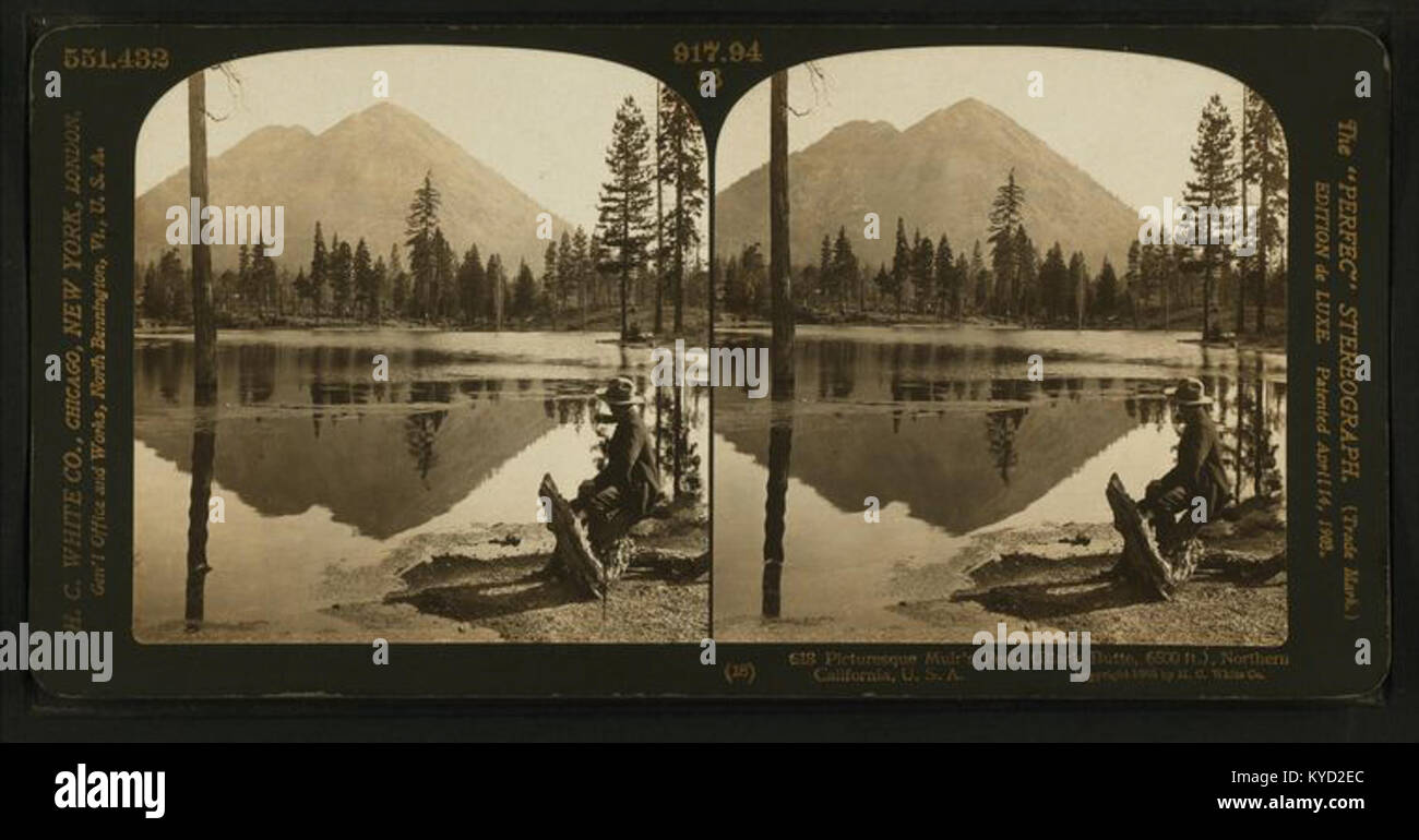Muir's Peak, également appelé Black Butte, est une montagne du nord de la Californie, s'élevant à 6500 pieds. Connue pour ses vues panoramiques, elle est une destination de randonnée populaire et importante pour ses caractéristiques géologiques, contribuant à la compréhension de l'histoire naturelle de la région. Banque D'Images