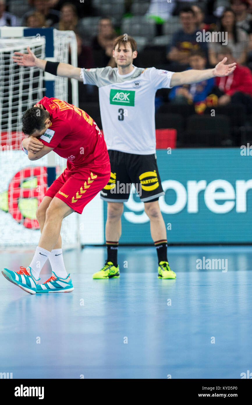 Zagreb, Croatie. 13 janvier, 2018. EURO 2018 La Croatie EHF, Groupe (C) phase. L'Allemagne contre le Monténégro. Marko LASICA (25) et Uwe GENSHEIMER (3). Ivica Drusany/Alamy Live News Banque D'Images