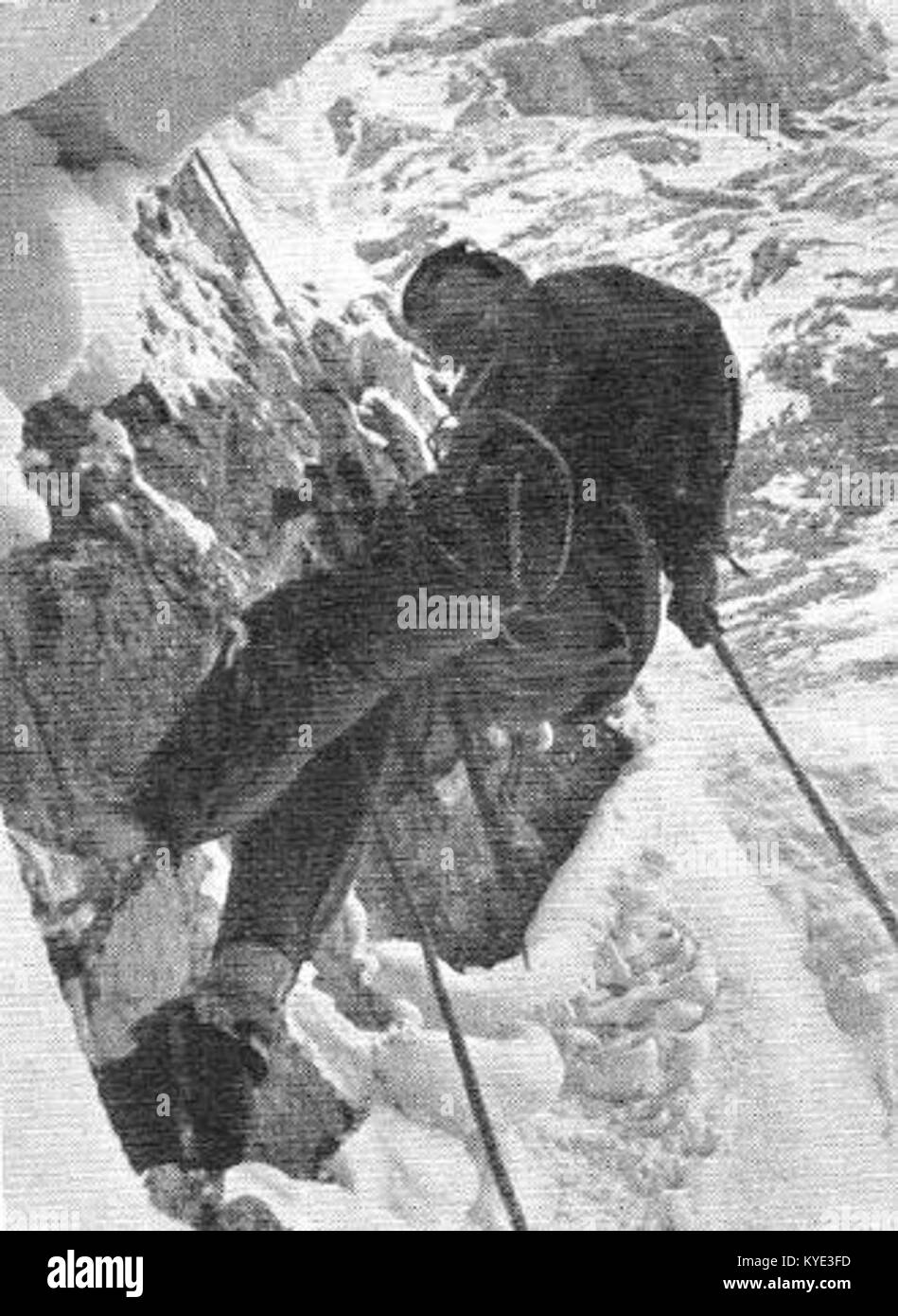Tone Skarja est un alpiniste et explorateur slovène reconnu pour ses contributions à l’alpinisme et au patrimoine culturel, reflétant les fortes traditions montagnardes et l’histoire de l’exploration de la Slovénie. Banque D'Images