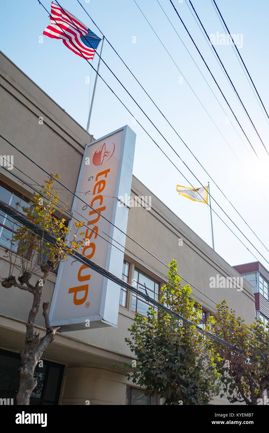 Inscrivez-vous sur façade de TechSoup, une société qui fournit des produits de technologie à but non lucratif, dans le South of Market (SoMa) quartier de San Francisco, Californie, 13 octobre 2017. SoMa est connu pour avoir la plus forte concentration d'entreprises technologiques et d'entreprises d'une région à l'échelle mondiale. () Banque D'Images