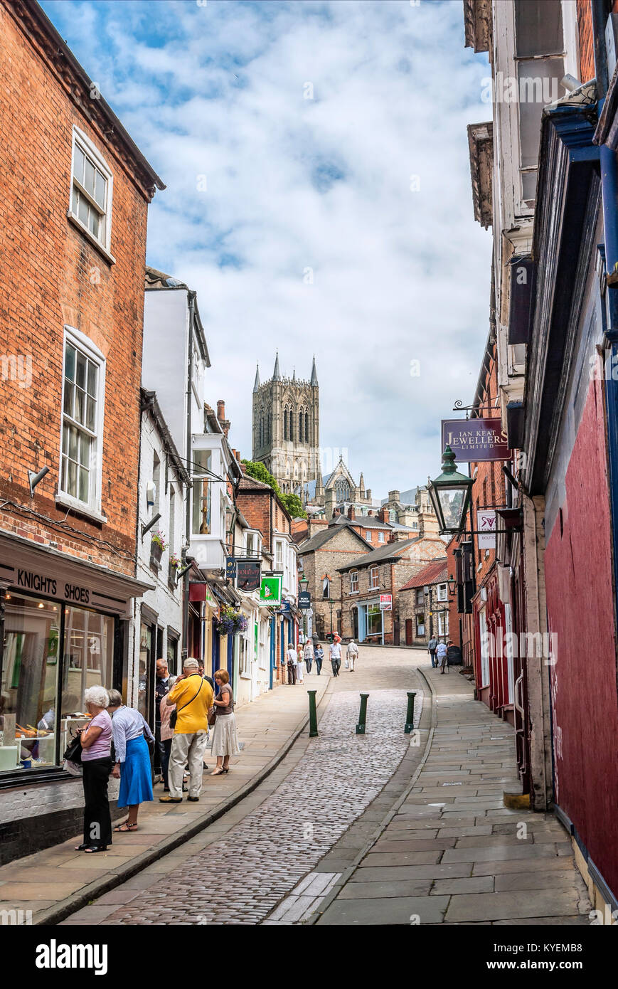 Sentier de Steep Hill qui traverse la vieille ville historique de Lincoln, Lincolnshire, Angleterre Banque D'Images