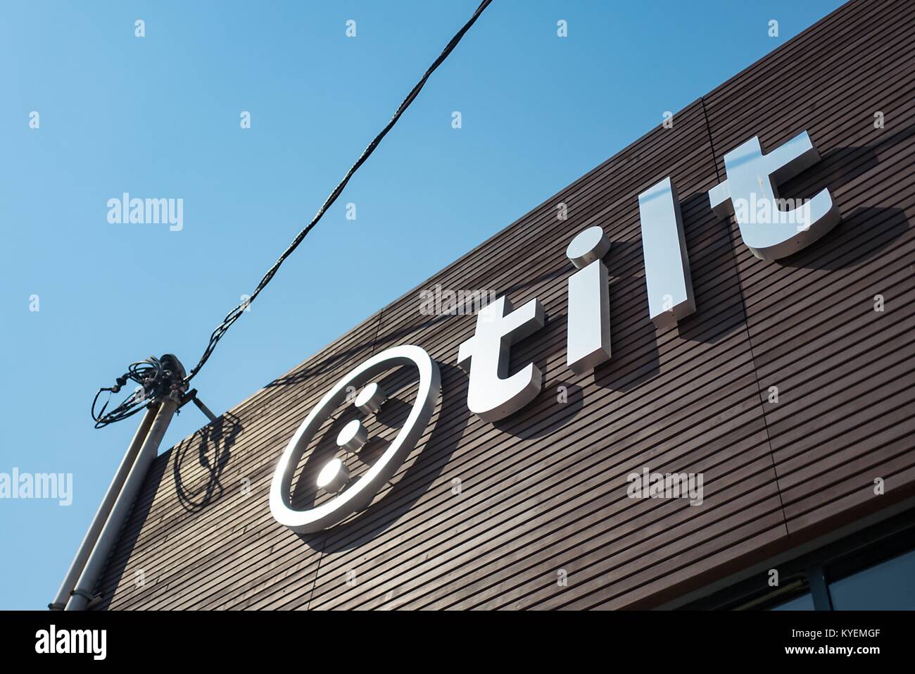 Ancien siège social de démarrage financement Tilt, acquis par Airbnb en 2017, dans le sud de Market (SoMa) quartier de San Francisco, Californie, 13 octobre 2017. SoMa est connu pour avoir la plus forte concentration d'entreprises technologiques et d'entreprises d'une région à l'échelle mondiale. () Banque D'Images