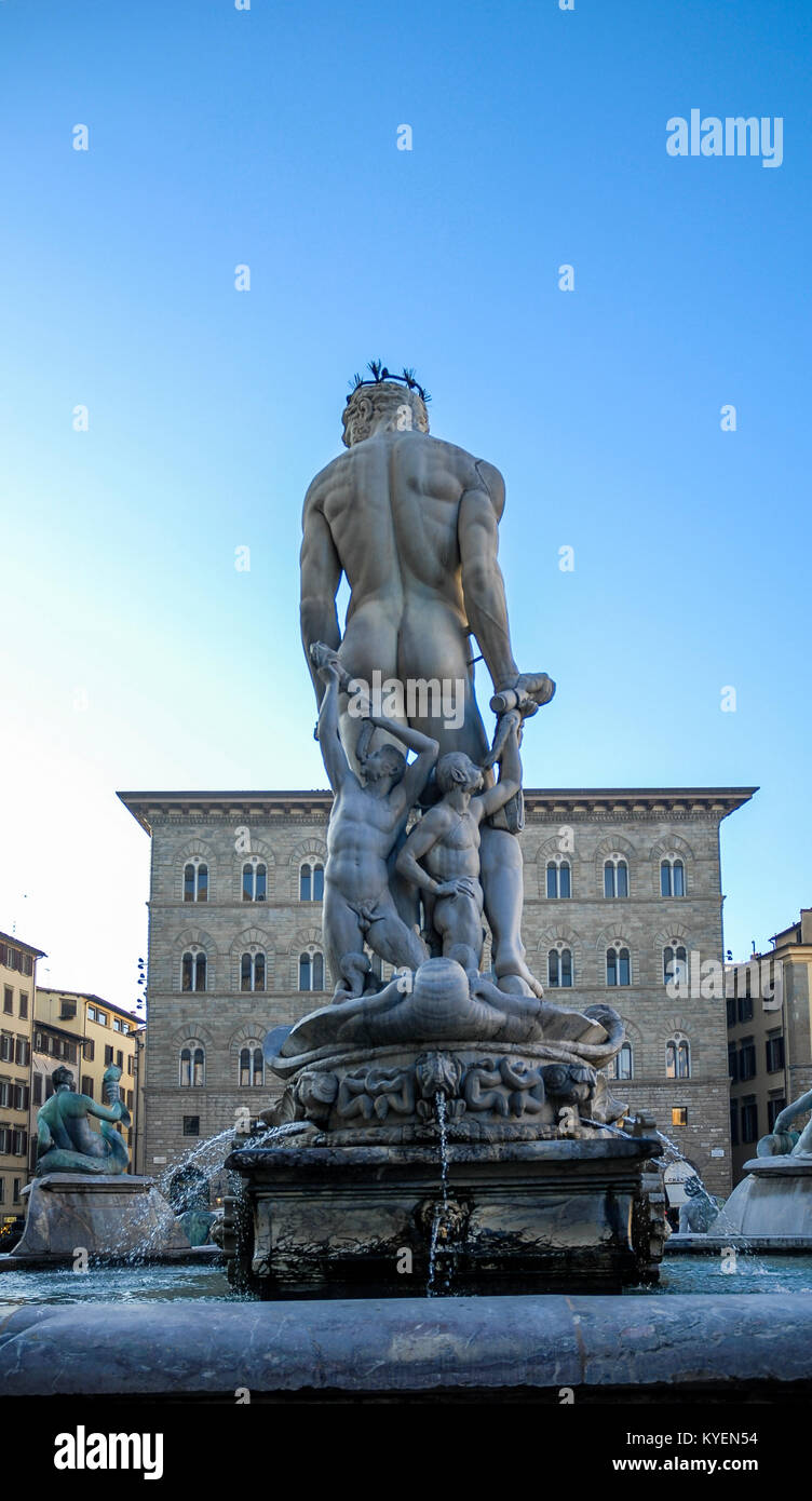 FLORENCE-DÉCEMBRE 7:la fontaine de Neptune ( à partir de l'arrière) dans la Signoria,Florence,Italie,sur Décembre 7,2008. Banque D'Images