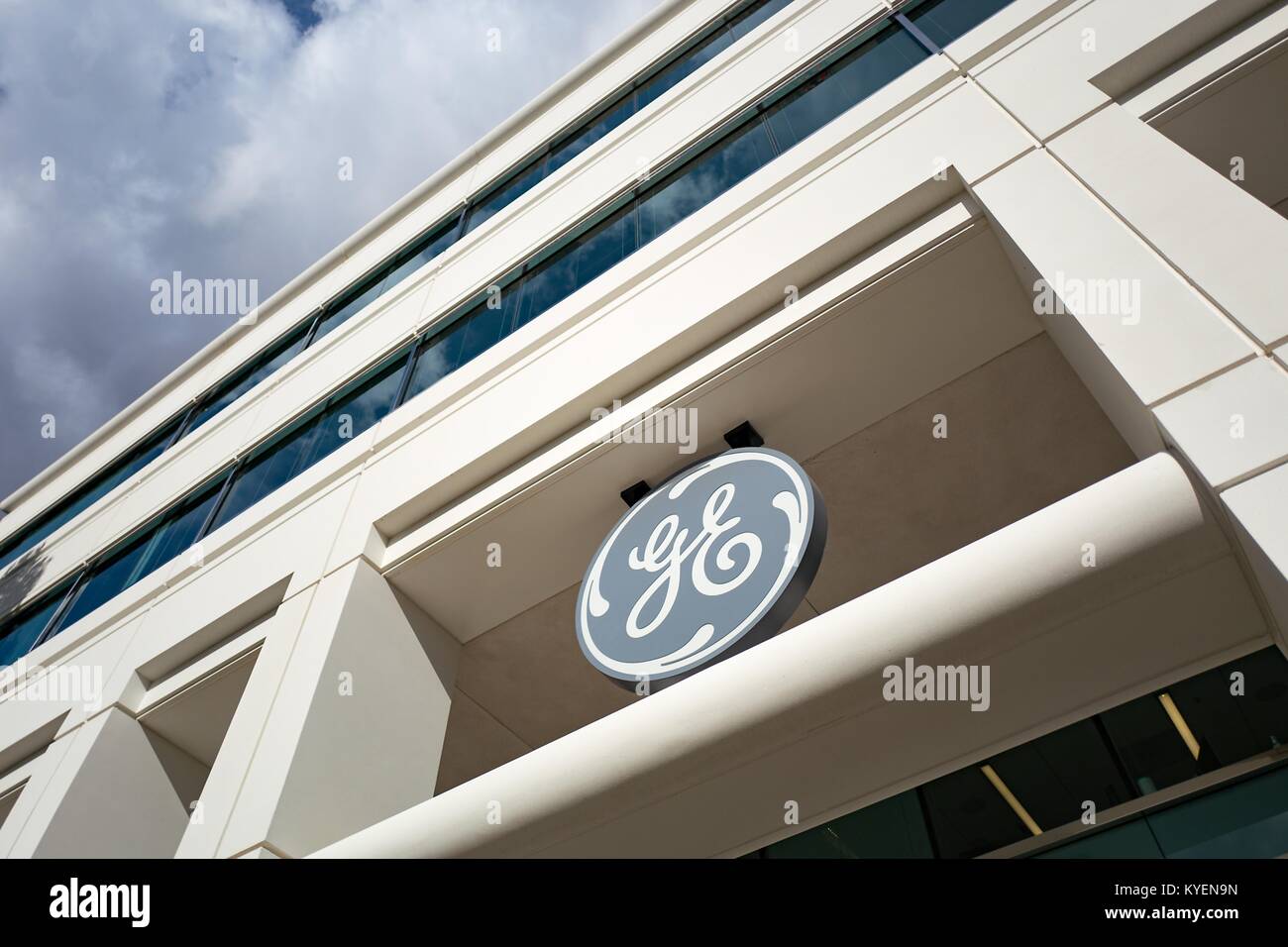 Logo pour General Electric sur un immeuble à l'Évêque Ranch office park à San Ramon, Californie, le 20 octobre 2017. () Banque D'Images