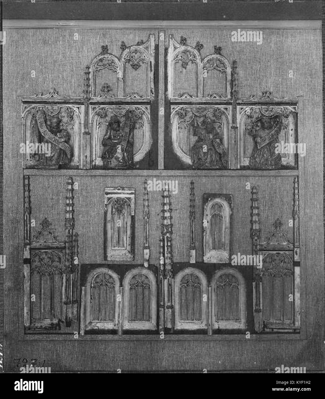 La cathédrale de Västerås en Suède est une cathédrale historique construite dans un style gothique, avec flèche, plafonds voûtés, vitraux, autel, et de l'ameublement intérieur, à des fins religieuses et culturelles. Banque D'Images
