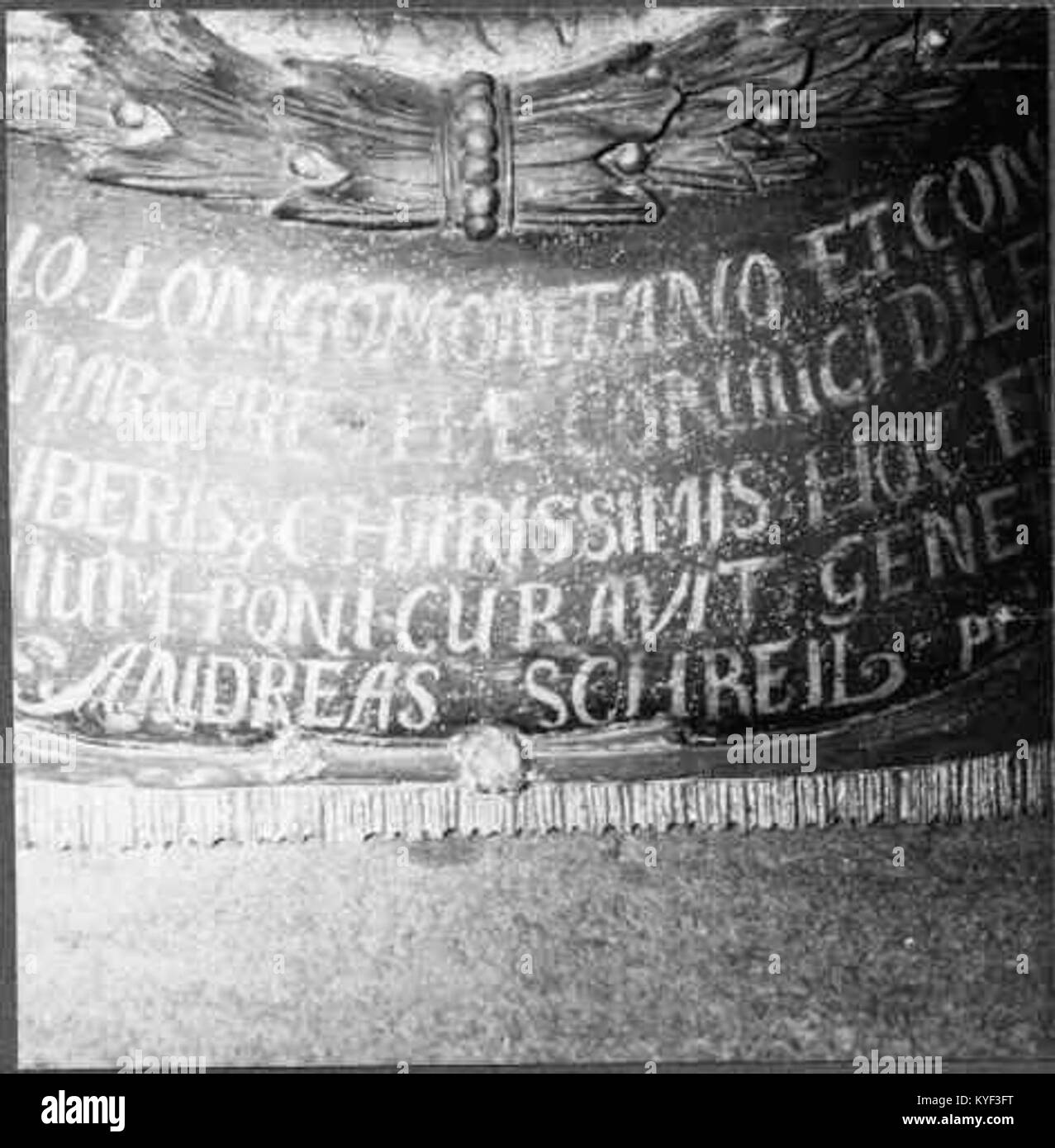 L'insigne commémoratif du 4e régiment d'infanterie des légions polonaises représente l'histoire militaire de la Pologne pendant la première Guerre mondiale, symbolisant la contribution des soldats à la lutte pour l'indépendance de la Pologne. Banque D'Images