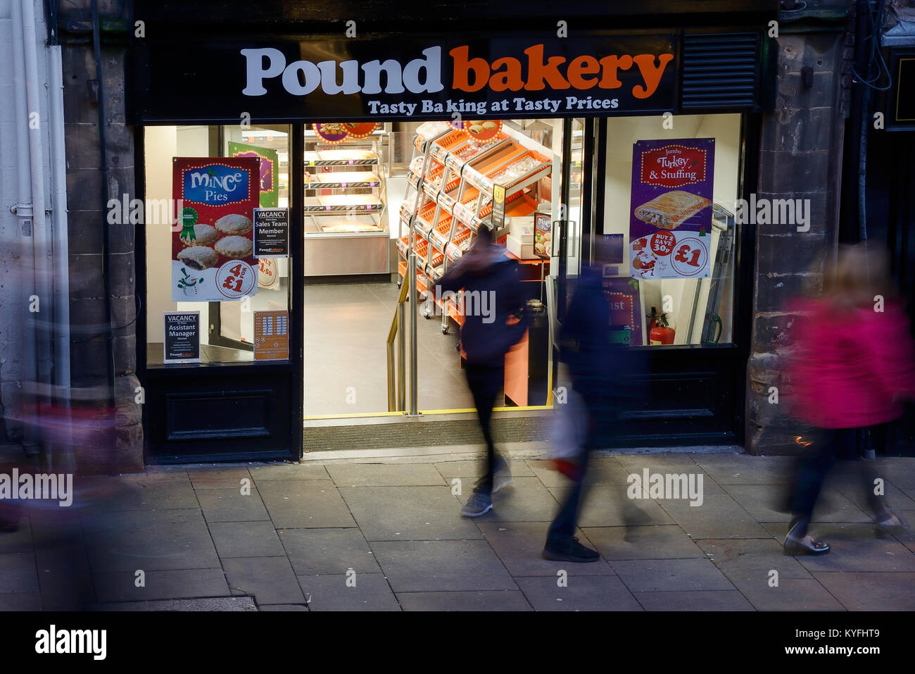 Pound Bakery Shop avant, sur la rue Bridge, à Chester city center UK Banque D'Images