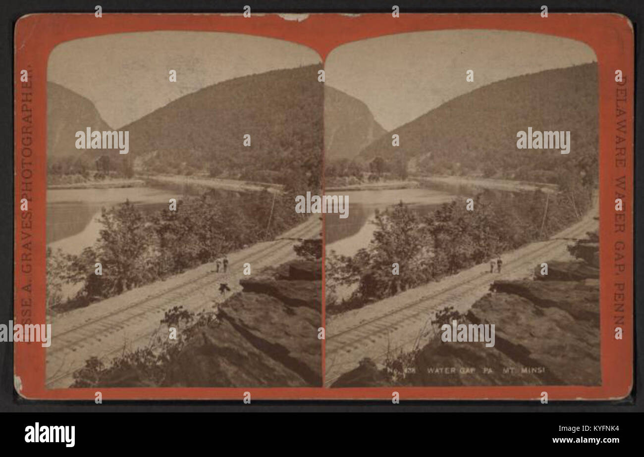 Cette photographie du XIXe siècle réalisée par Jesse A. graves représente le mont Minsi dans le Delaware Water Gap, en Pennsylvanie, mettant en valeur le paysage naturel. Banque D'Images