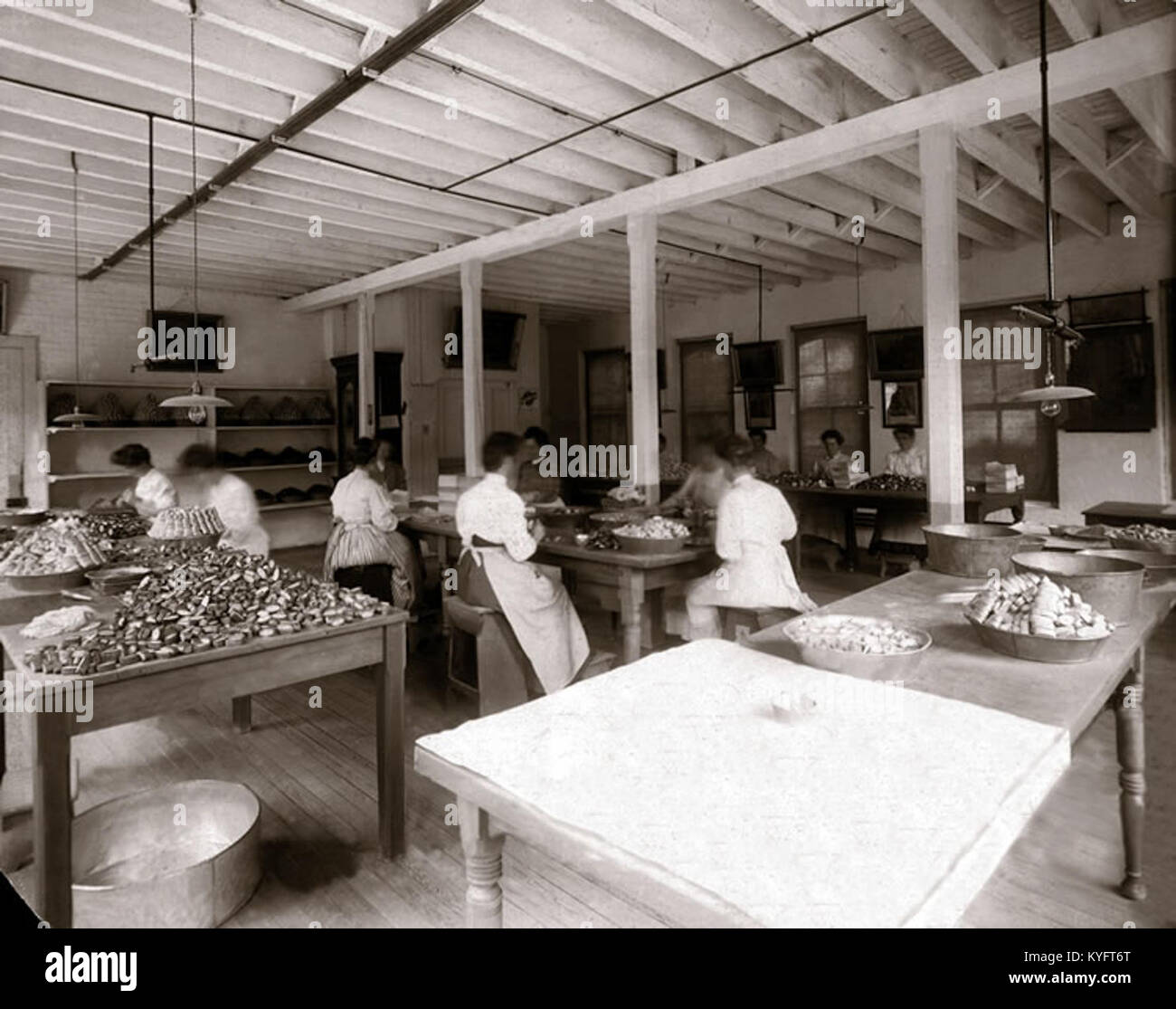 Les femmes travaillant à Brandreth Comp Factory, Ossining, NY, vers 1900 Banque D'Images
