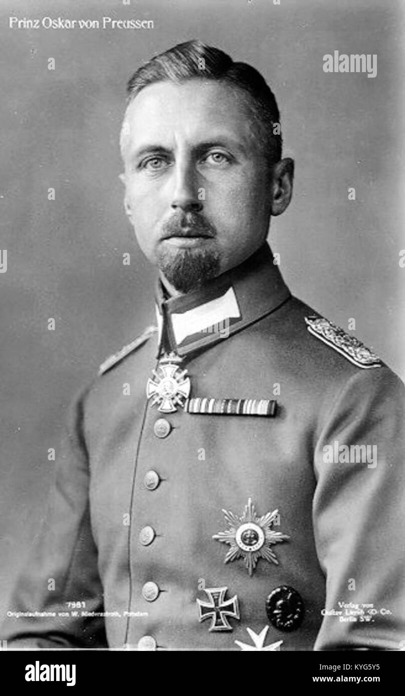 Le prince Oskar de Prusse est né le 27 juillet 1888, cinquième fils de l'empereur allemand Guillaume II. Il a servi comme le 35e maître de l'ordre de Saint Jean de 1926 jusqu'à sa mort en 1958, préservant ses traditions pendant l'ère nazie. Banque D'Images