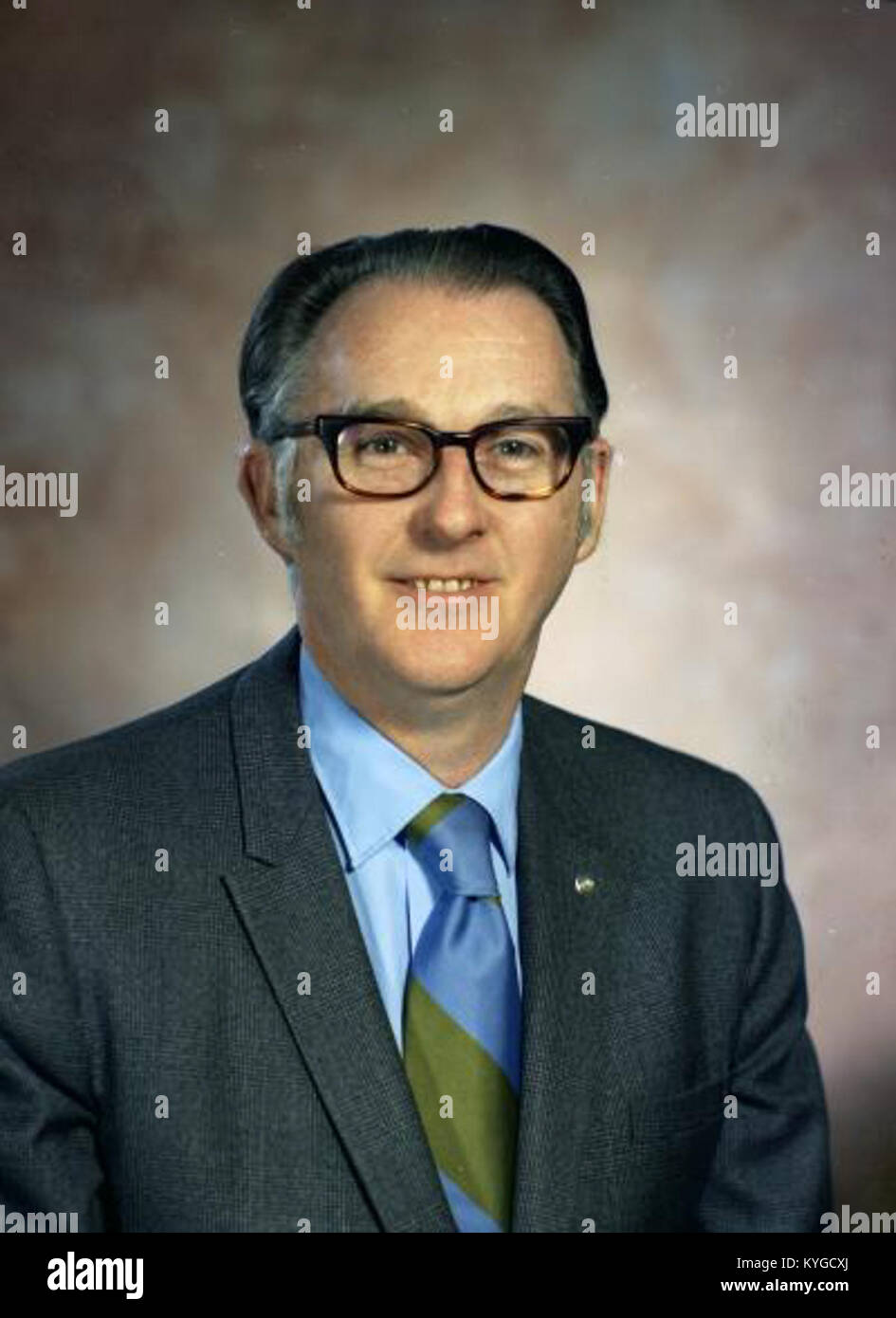 Photographie du représentant John D. Jones, prise en 1971, montrant une personnalité politique en tenue officielle, représentant des activités gouvernementales ou législatives aux États-Unis. Banque D'Images