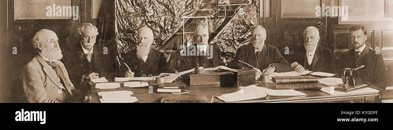 Photographie d'une réunion des directeurs de la Saint John Mining Company dans un bureau de Londres vers 1890, montrant la tenue d'affaires et l'environnement de l'entreprise. Banque D'Images