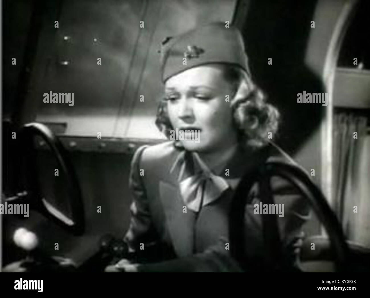 Cette image montre l'actrice Rita Johnson dans la bande-annonce du film 'Nick carter, Master Detective', mettant en évidence le cinéma américain du début du XXe siècle et sa performance. Banque D'Images