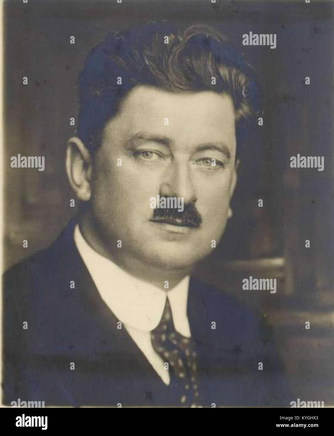 Rudolf Kavčič était un artiste actif dans les années 1930, créant des œuvres reflétant les tendances modernistes et les thèmes sociaux, illustrant le climat culturel et artistique de l'époque Banque D'Images