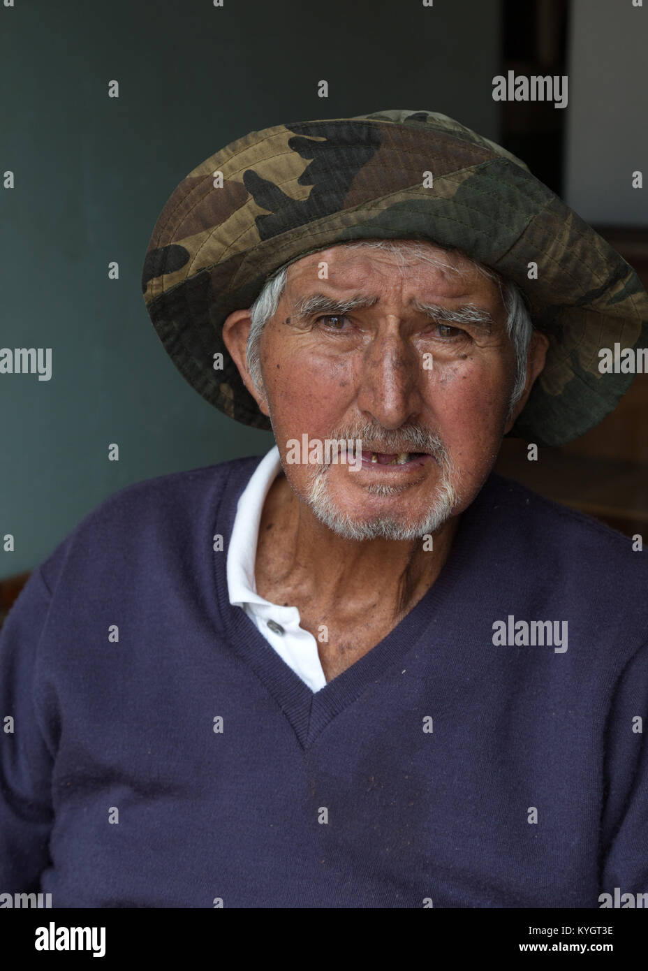 - Galapagos homme âgé de 70 ans, la ville de San Cristobal, San Cristobal Island, îles Galapagos, Equateur Amérique du Sud Banque D'Images