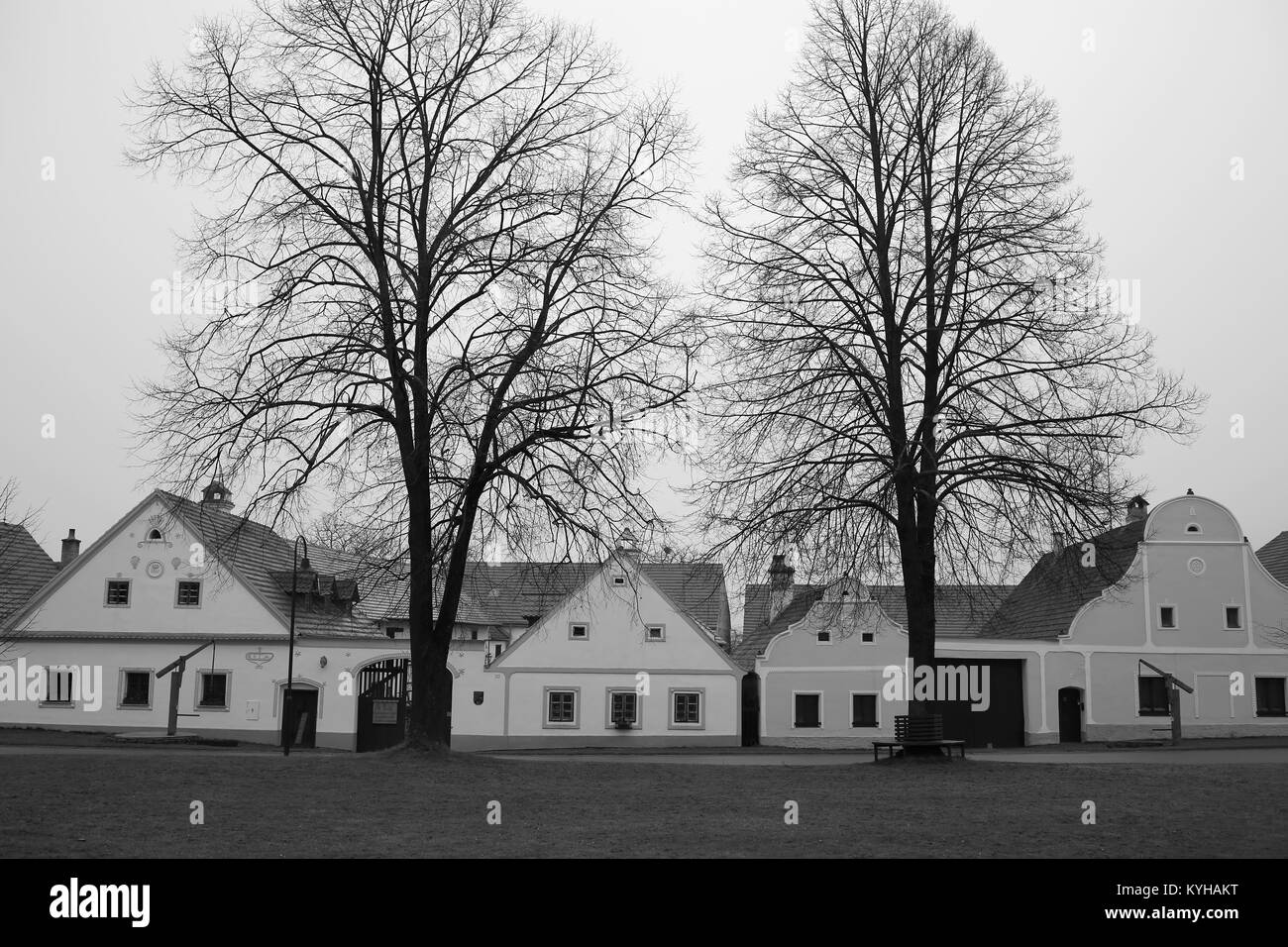 Maisons anciennes dans le sud de la Bohème ou Folk style baroque rural (18e et 19e siècle) dans la région de Holasovice, village du sud de la Bohême, République Tchèque Banque D'Images