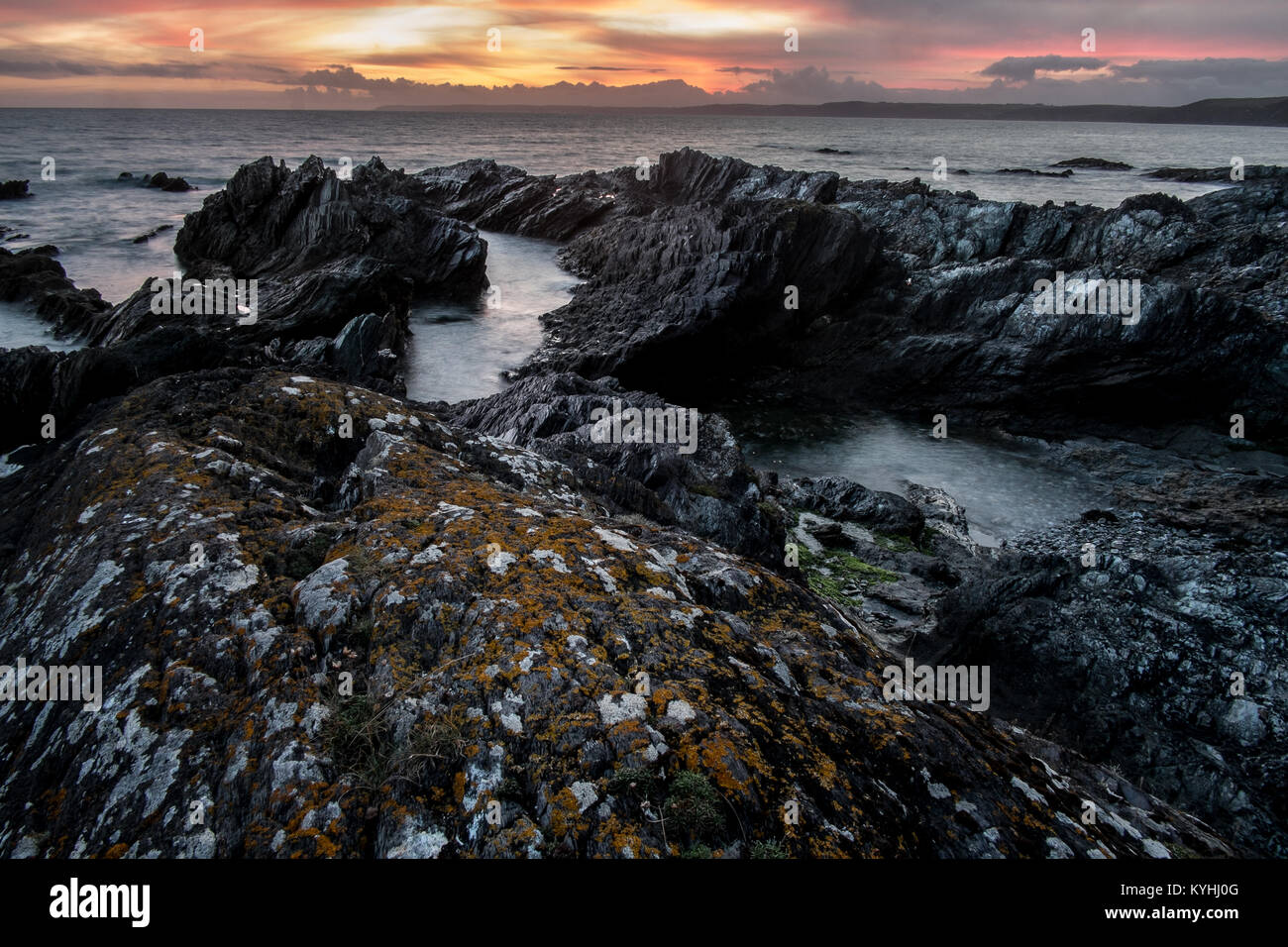 Whitsand Bay au coucher du soleil sur la côte sud des Cornouailles, UUK Banque D'Images