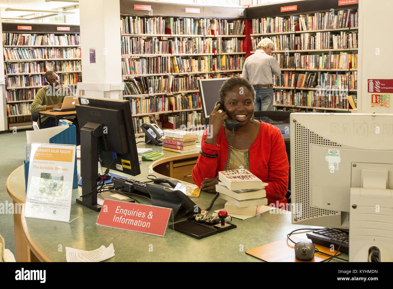 Bibliothécaire, London Borough of Haringey, London UK Banque D'Images