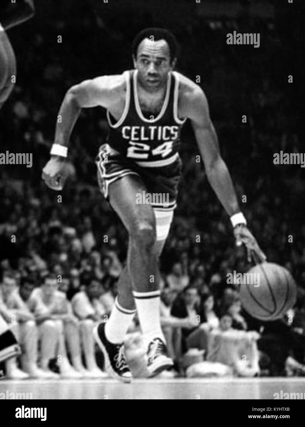 Photographie de Sam Jones, joueur de basket-ball du Hall of Fame pour les Celtics de Boston en 1969, illustrant sa carrière sportive et ses réalisations. Banque D'Images