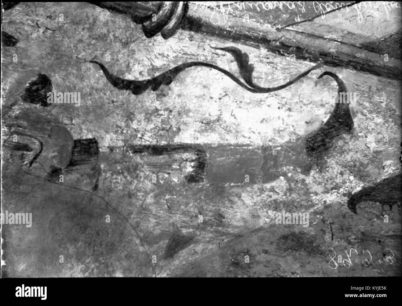 La cathédrale de Strängnäs (Strängnäs Domkyrka) est une église gothique remarquable située à Strängnäs, en Suède. Elle est connue pour son architecture médiévale, ses vitraux et son importance historique dans la vie religieuse et culturelle suédoise Banque D'Images