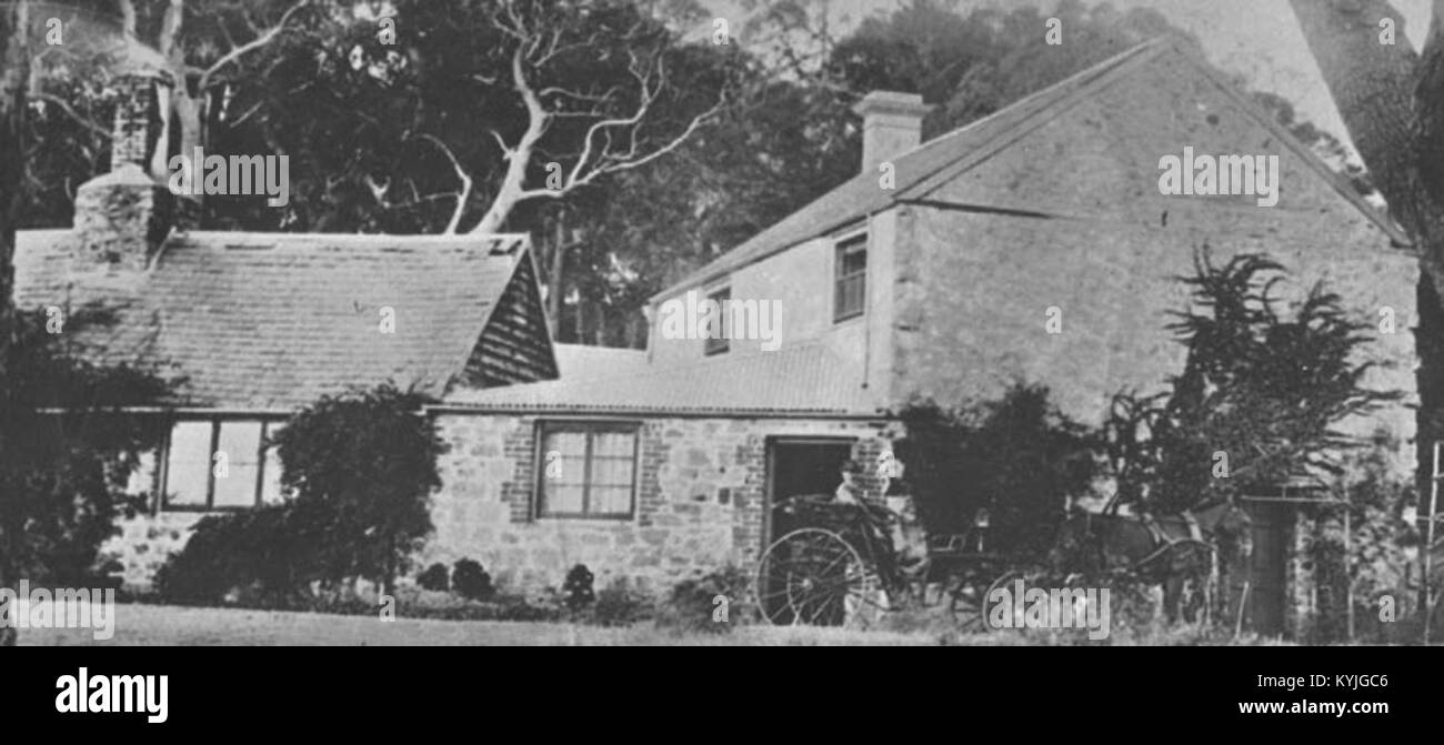 Une image historique de Strawberry Hill Farm à Albany, montrant son paysage rural, sa ferme et son environnement agricole, reflétant la vie agricole du XIXe siècle dans la région. Banque D'Images