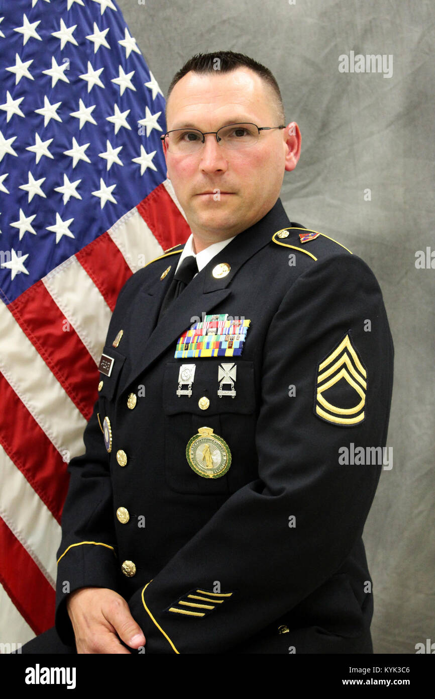 Portrait photo du Sgt. 1re classe le Tchad au Applegate 2018 Concours meilleur guerrier à Wendell H. Ford Centre de formation régional à Greenville, Ky Oct 26th, 2017. Le 3-day # bestwarrior déterminera le # kentuckyguard le soldat de l'année. (U.S. La Garde nationale de l'armée photo par le Sgt. Taylor Tribble/libérés) # kyng # Hooah # Soldat Banque D'Images