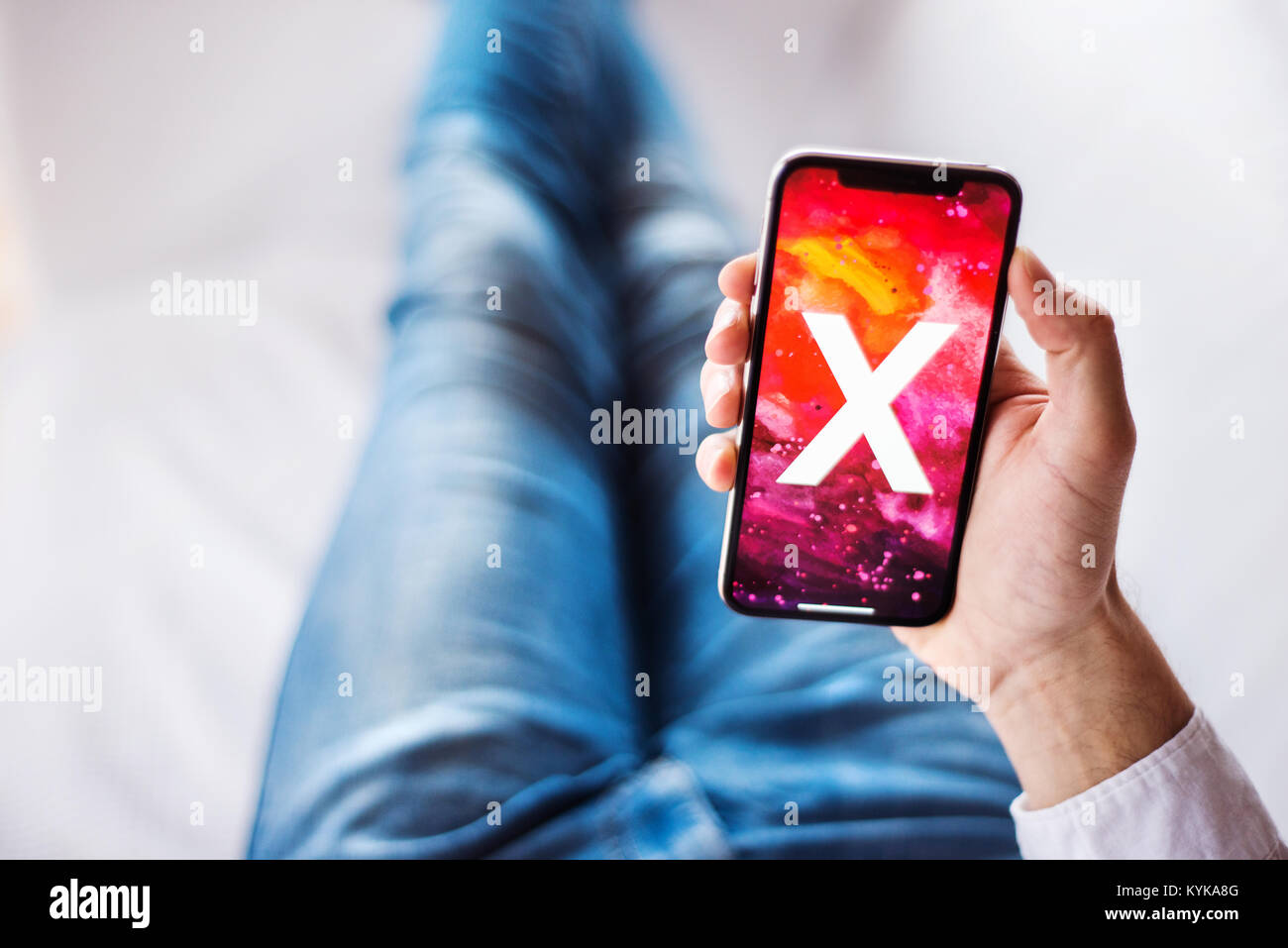 NOVA BANA, SLOVAQUIE - DEC 14, 2017 : nouveau Apple iPhone X smartphone. Banque D'Images