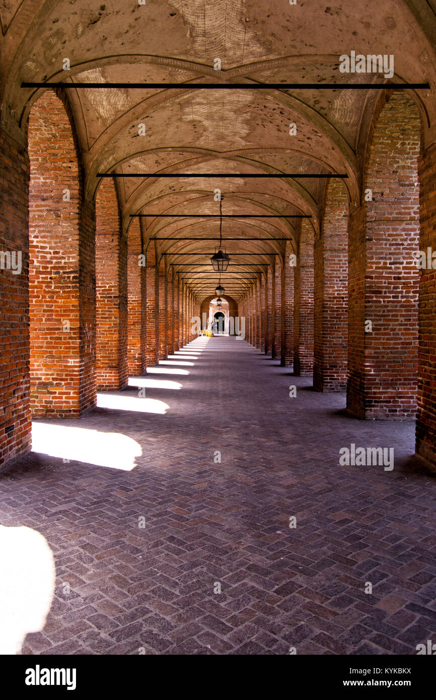 Ville historique de Sabbioneta - Italie - la colonnade appelée Corridor Galleria ou Grande Banque D'Images