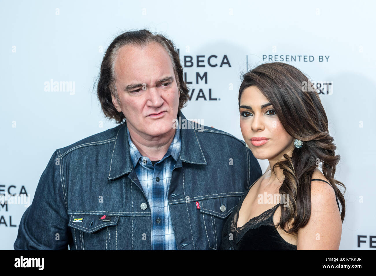 Réalisateur Quentin Tarantino et sa petite amie Daniella Pick arrivent à New York, le Beacon Theatre pour assister à la 'Reservoir Dogs' 25e anniversaire sc Banque D'Images