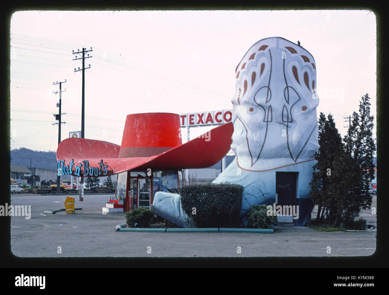 Hat n' Boots gas station (1945), démarrer les toilettes avec hat 37555696170 o Banque D'Images