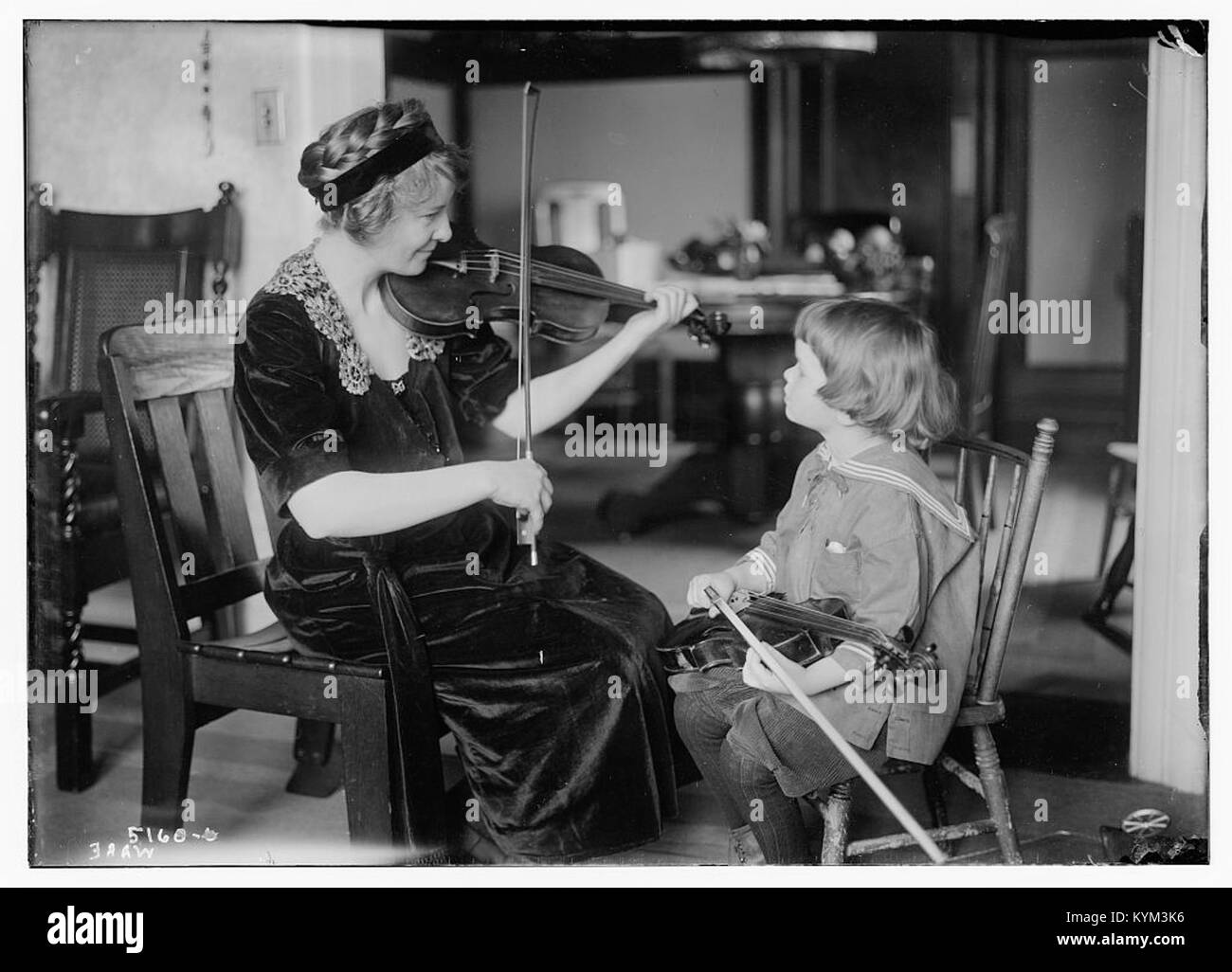 Une illustration historique de divers lieux, dont Cheyenne, capturant des scènes du Midwest américain au début du XXe siècle. Banque D'Images