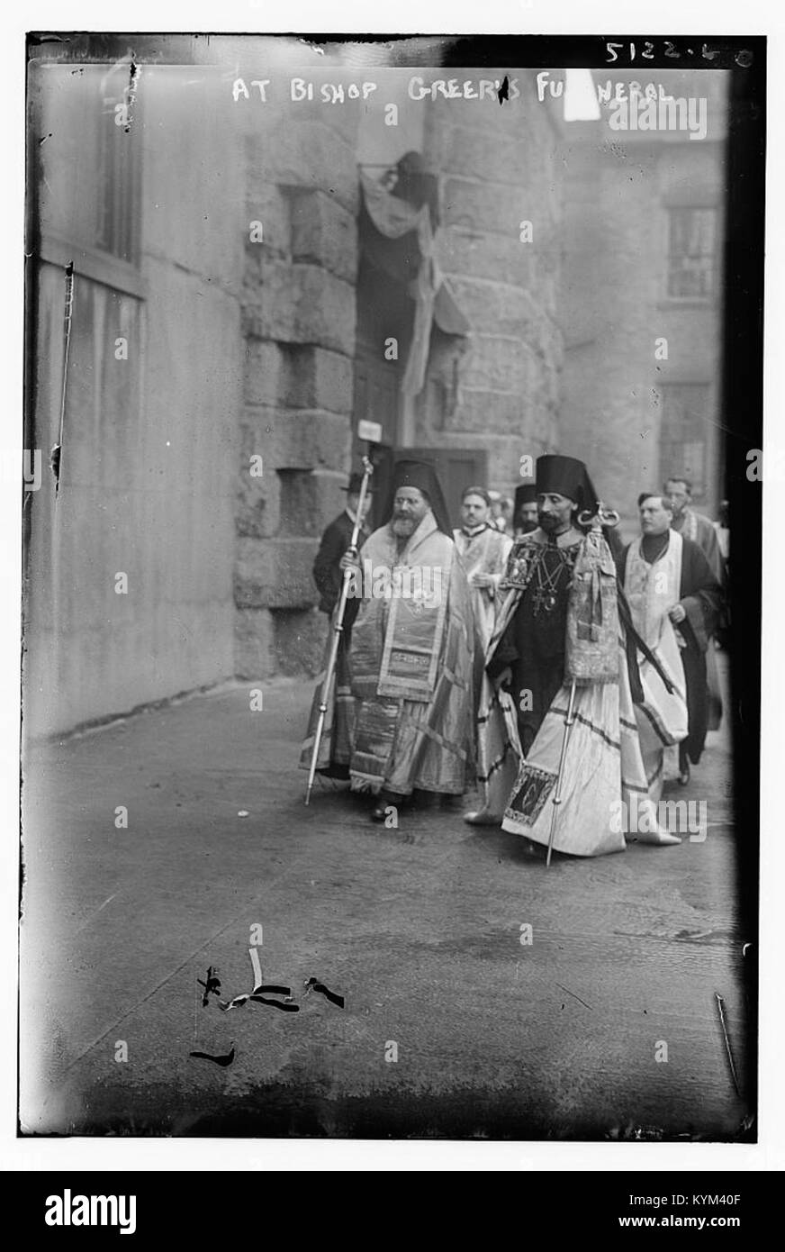 Une photographie prise aux funérailles de Mgr Greer, capturant les participants et la cérémonie. L'image fait partie des archives de la Bibliothèque du Congrès. Banque D'Images Une photographie prise aux funérailles de Mgr Greer, capturant les participants et la cérémonie. L'image fait partie des archives de la Bibliothèque du Congrès. Banque D'Images