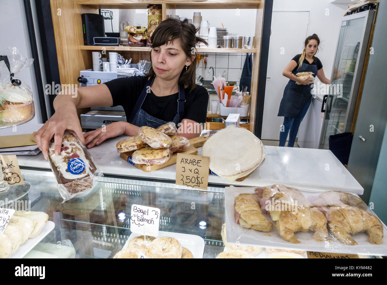 Buenos Aires Argentine, Palerme, Quma Catering & Pasteleria boulangerie, à l'intérieur, hispanique hispanique Latins Latino Latinos, hispanique parlant espagnol, adultes w Banque D'Images