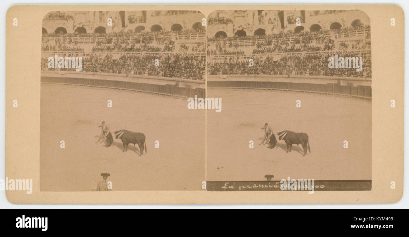 Illustration historique représentant la première d'une corrida, montrant les spectateurs et le cadre de l'événement. L'image capture l'importance culturelle et traditionnelle de la corrida espagnole. Banque D'Images