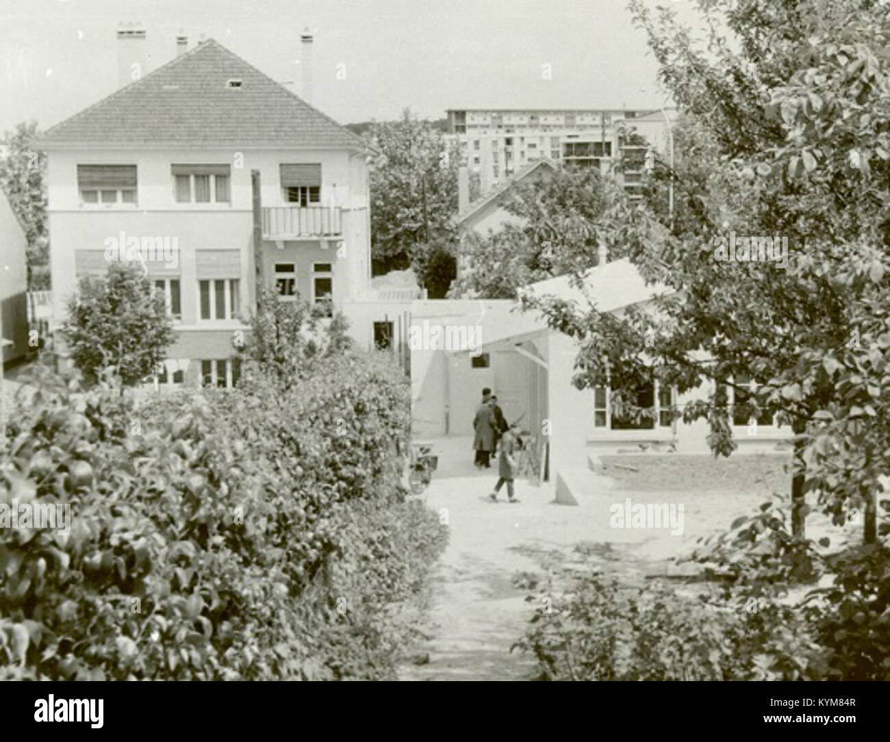 Illustration historique de la propriété de la Mission située à Chatenay-Malabry, France, montrant les bâtiments et les environs. L'image reflète le rôle de la mission et son importance dans la région. Banque D'Images