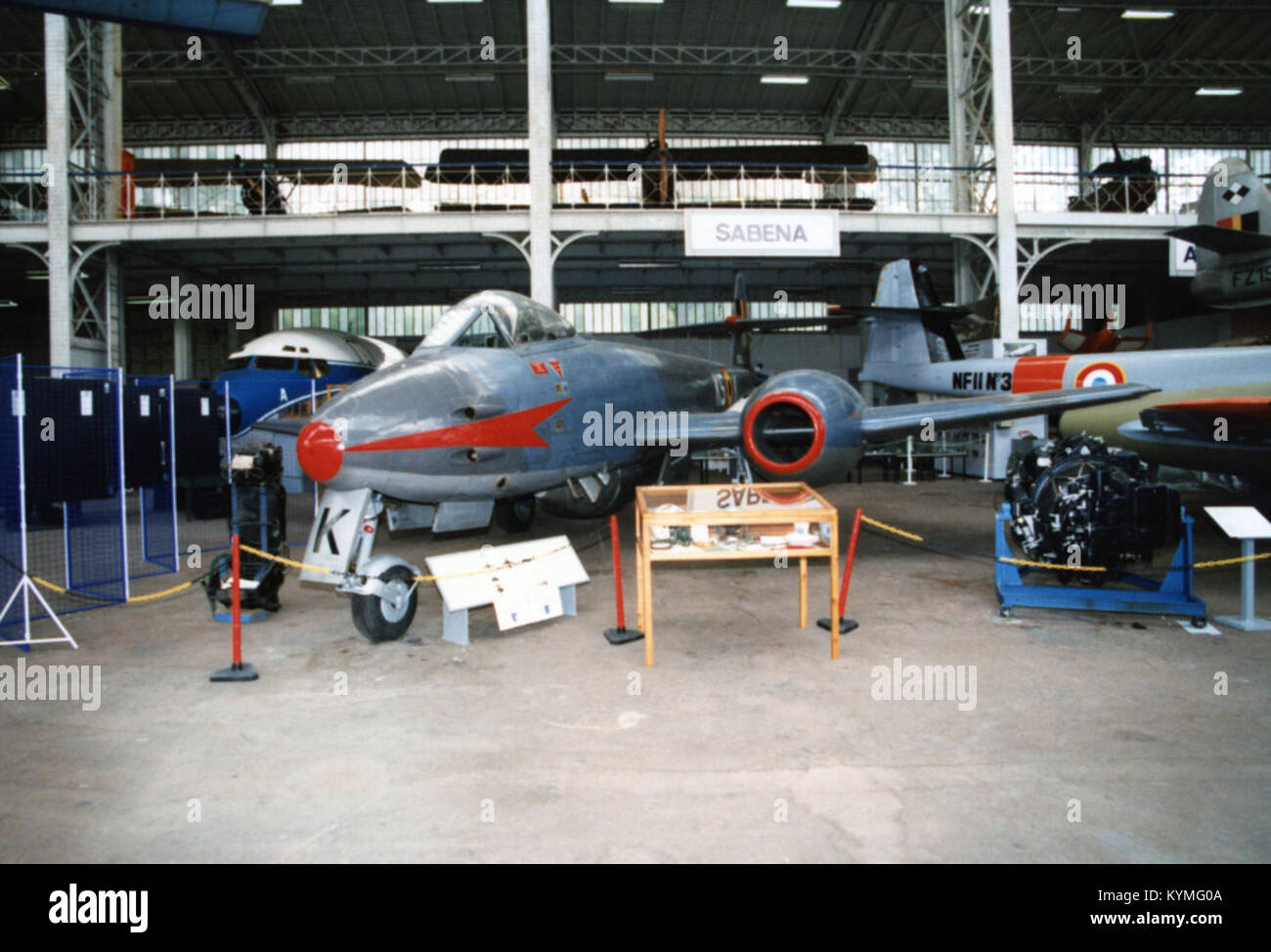 Une photographie d'un avion à réaction Gloster Meteor F8 EG224 K-K5, prise à Bruxelles en septembre 1996, montrant la conception et l'histoire militaire de l'avion. Banque D'Images