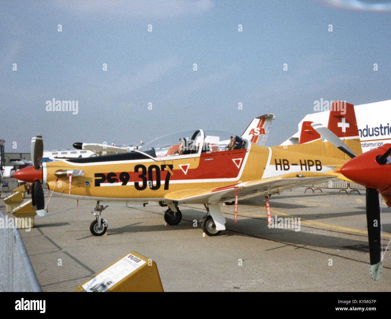 Une image de la collection Daniels, mettant en valeur un moment ou une scène historique, avec un accent sur le matériel d'archives et l'histoire photographique. Banque D'Images Une image de la collection Daniels, mettant en valeur un moment ou une scène historique, avec un accent sur le matériel d'archives et l'histoire photographique. Banque D'Images