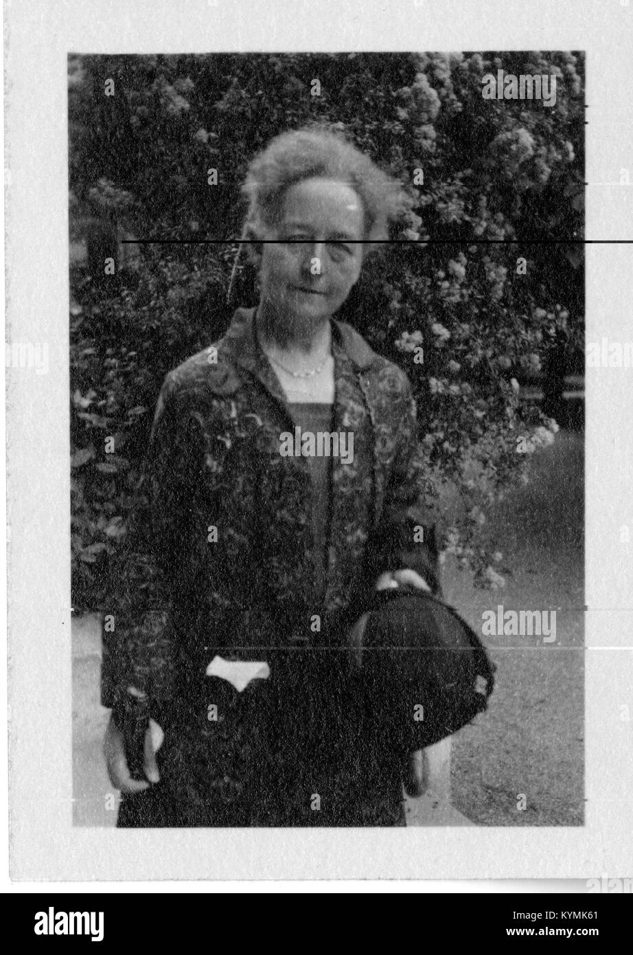 Une image historique de Kristine Elisabeth Heuch Bonnevie, botaniste norvégienne, qui a contribué au domaine de la zoologie et a été un défenseur des femmes dans la science. La photographie date du début au milieu du XXe siècle, probablement prise au cours de sa carrière, et a été conservée dans les archives de la Smithsonian institution. Banque D'Images Une image historique de Kristine Elisabeth Heuch Bonnevie, botaniste norvégienne, qui a contribué au domaine de la zoologie et a été un défenseur des femmes dans la science. La photographie date du début au milieu du XXe siècle, probablement prise au cours de sa carrière, et a été conservée dans les archives de la Smithsonian institution. Banque D'Images