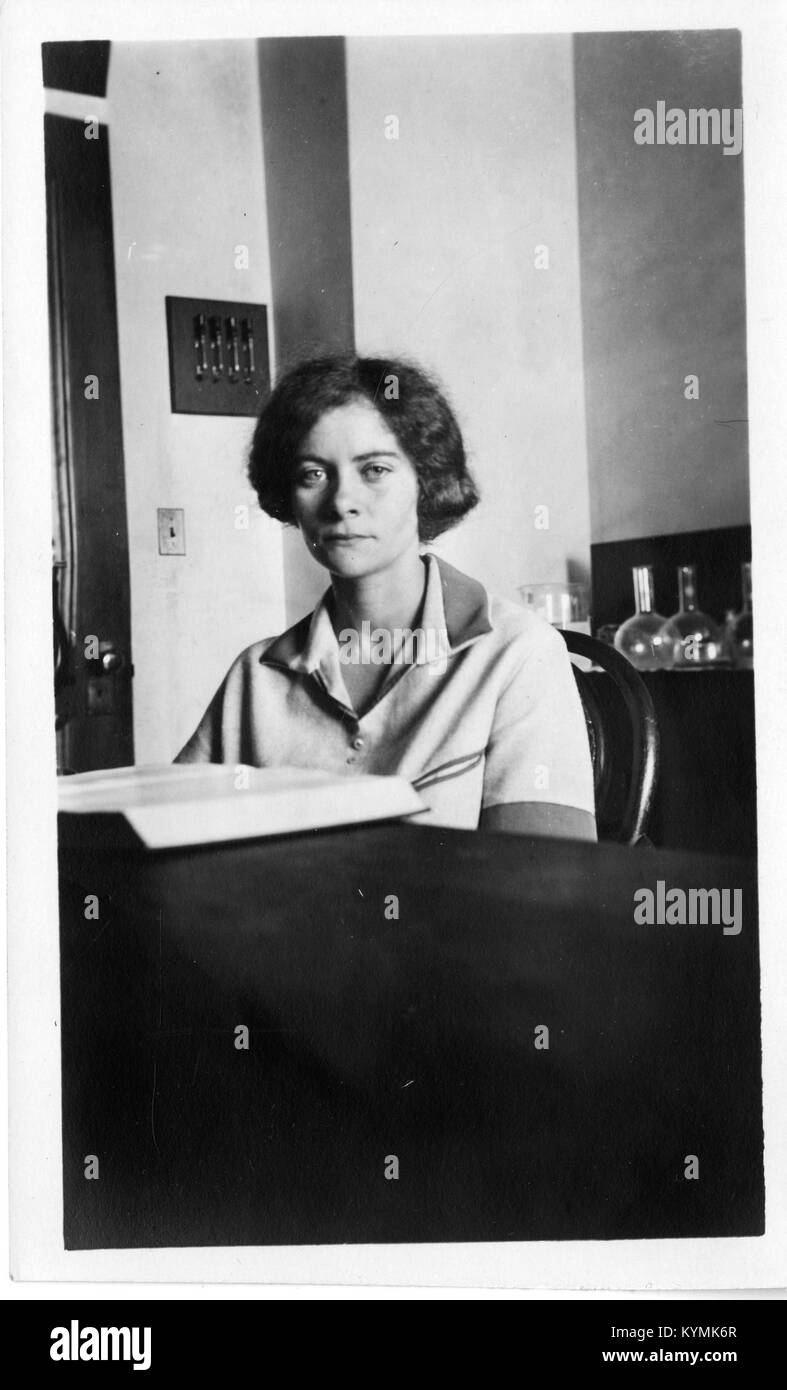 Portrait d’Isabella Gordon (1901-1988), biologiste et cancérologue de renom, reconnue pour son travail en biologie marine et récompensée par l’OBE. Banque D'Images